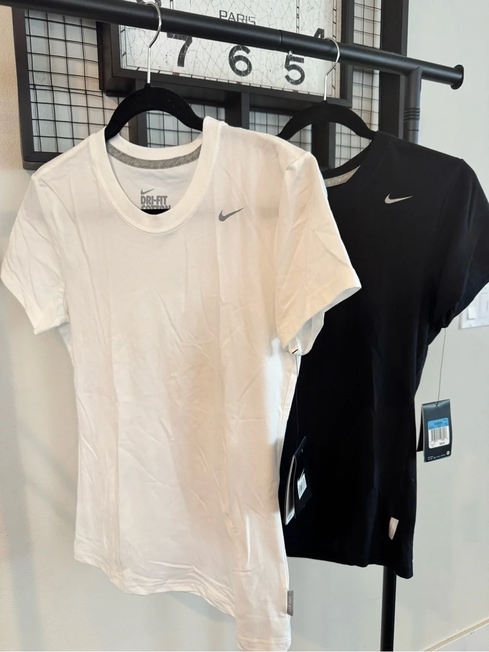 Nike Women's Tee - White & Black